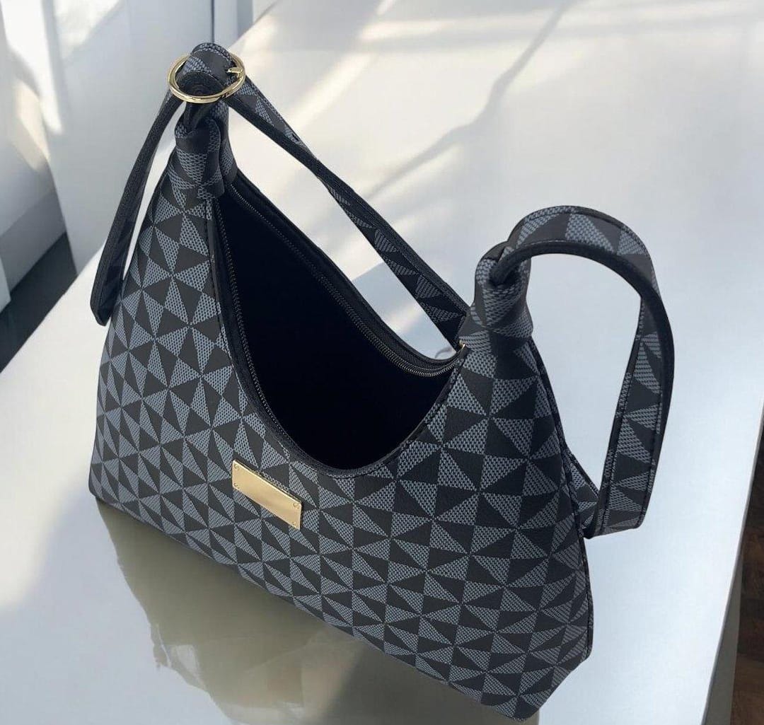 Black Amber Blush